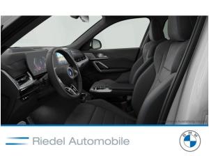 BMW iX1 xDrive30 M Sportpaket Head-Up AHK Sportsitze