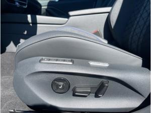 Volkswagen Passat Var. R-Line 4Motion TDI DSG|AHK|eHECK|HUP
