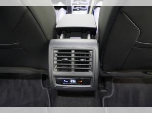 Volkswagen Golf VIII 1.5 TSI R line / SOFORT VERFÜGBAR !