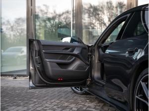 Porsche Taycan Black Edition