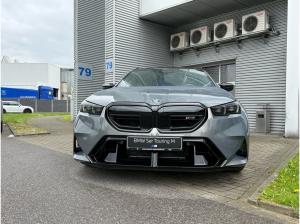 BMW M5 Touring STRATUSGRAU UltimatePackage AHK DAPro