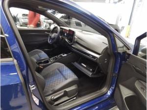 Volkswagen Golf R +PERFORMANCE+AKRAPOVIC+KAMERA+