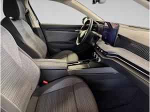 Skoda Superb Combi 2.0 TDI Selection DSG Matrix AHK Navi HuD ACC Keyless