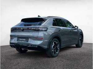 Volkswagen T-Roc R-Line 1.5 l eTSI LEDER*AHK*ALLWETTERREIFEN*PANO