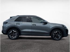 Volkswagen T-Roc R-Line 1.5 l eTSI LEDER*AHK*ALLWETTERREIFEN*PANO