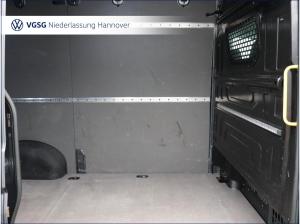 Volkswagen Crafter Kasten Mittel AHK AssistenProfessional