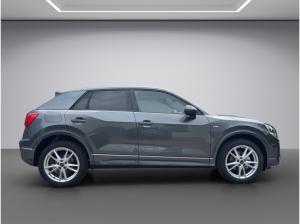 Audi Q2 S line 35 TFSI S tronic AHK