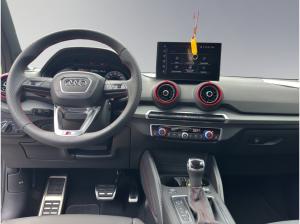 Audi Q2 S line 35 TFSI S tronic AHK