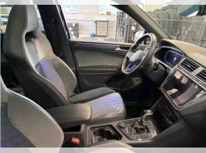 Volkswagen Tiguan R 2.0 TSI DSG 4MOTION 💥R Weekend-Deal💥 AKRA PANO AHK NAVI KAMERA IQ.LIGHT