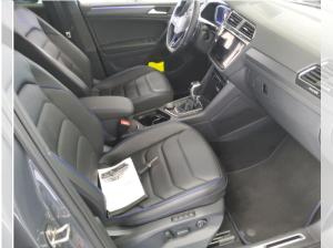Volkswagen Tiguan R 2.0 TSI DSG 4MOTION 💥R Weekend-Deal💥 AKRA PANO NAVI KAMERA IQ.LIGHT PDC