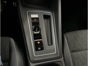 Volkswagen Golf VIII GOAL 1.5eTSI DSG ACC.AHK.NAVI+VC.2xPDC.LED.APP-C.LKRD-HZG.SHZ