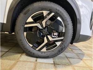 Peugeot 2008 1.2 136 A llure ACC+LED+SHZ+KlimaA+PDC+AUT