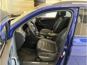 Volkswagen Tiguan R BLACK STYLE 2.0TSI AKRAPOVIC.AHK.AREA-VIEW.NAVI.PANO.HUD.HARMAN