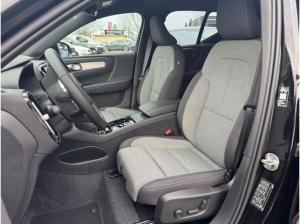 Volvo XC40 XC 40 B3 B DKG Plus Black Edition