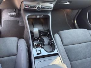 Volvo XC40 XC 40 B3 B DKG Ultra Black Edition+AHZV+LichtPak
