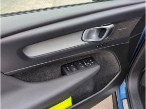 Volvo XC40 B4 (Benzin) Plus Dark 2WD Automatik Bluetooth