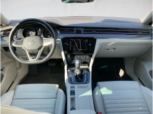 Volkswagen Passat Variant R-LINE 2.0TDI 4M DSG MATRIX.AHK.LEDER.KAMERA.NAVI.SHZG