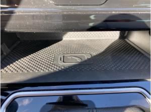 Volkswagen Passat Variant R-LINE 2.0TDI 4M DSG MATRIX.AHK.LEDER.KAMERA.NAVI.SHZG