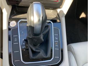 Volkswagen Passat Variant R-LINE 2.0TDI 4M DSG MATRIX.AHK.LEDER.KAMERA.NAVI.SHZG