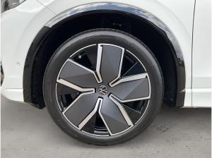 Volkswagen Tiguan R-Line 1.5 eTSI DSG AHK 360° Pano