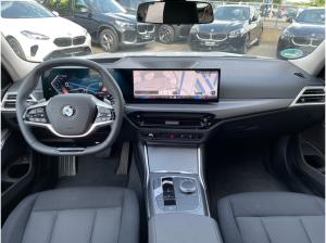 BMW 318 i Touring || AHK Keyless ACC 360° Head-Up