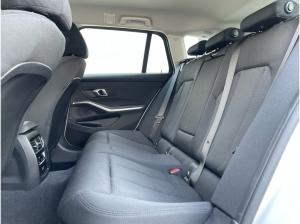 BMW 318 i Touring || AHK Keyless ACC 360° Head-Up