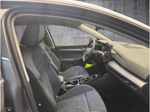Volkswagen Golf 1,5 l eTSI DSG Style AHK+Massage+Climatronic+Kamera+ACC