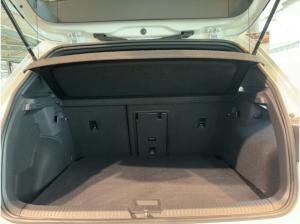 Volkswagen Golf VIII R 2.0TSI DSG 4x4 NAVI PDC LED+