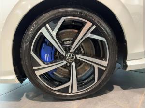 Volkswagen Golf VIII R 2.0TSI DSG 4x4 NAVI PDC LED+