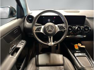Mercedes-Benz GLA 180 GLA NAVI/SHZ/GRA *SOFORT*