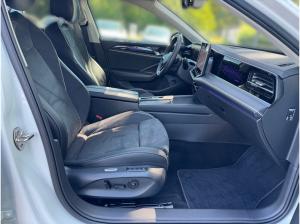 Volkswagen Passat Business 1.5 eHybrid DSG 360° HUD ACC IQ.Drive Navi