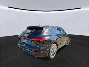 Audi Q8 e-tron 55 e-tron quattro S line ❗️Anschlussgarantie❗️