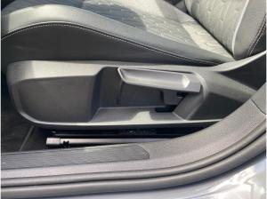 Volkswagen Golf 1.5 eTSI Goal DSG AHK Matrix Navi ACC RFK