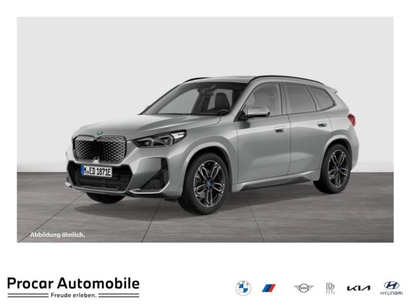 BMW iX1 xDrive30 M Sport HUD PANO AHK RFK NAVI LED