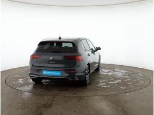 Volkswagen Golf VIII 2.0 TDI DSG Active Pano Navi LED ACC