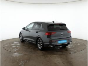 Volkswagen Golf VIII 2.0 TDI DSG Active Pano Navi LED ACC