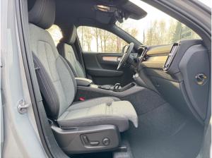 Volvo XC40 B3 DKG PLUS-BLACK EDITION-AHK-360-Sofort lieferbar!