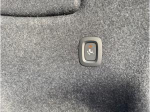 Volvo XC40 B3 DKG PLUS-BLACK EDITION-AHK-360-Sofort lieferbar!