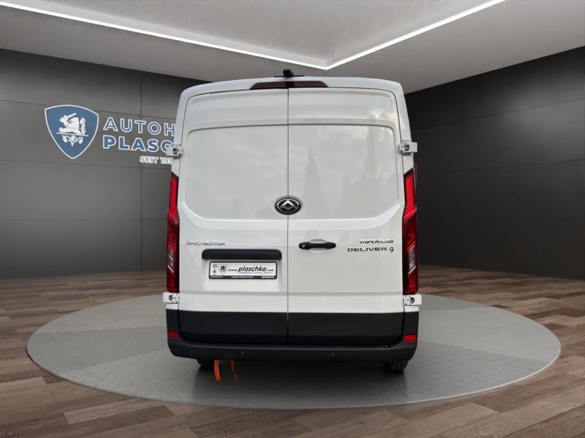 MAXUS Deliver 9