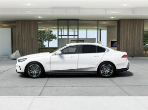 BMW i5 eDrive40 Limousine ABVERKAUF !