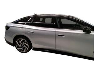 Volkswagen ID.7 Pro S - Black Style Interieur Plus und Exterieur Plus Paket + Pano / 8-fach Bereift