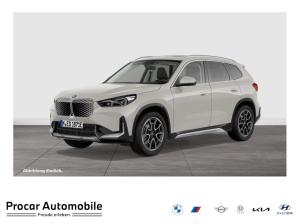 BMW iX1 eDrive20 xLine HUD PANO ACC AHK RFK NAVI LM