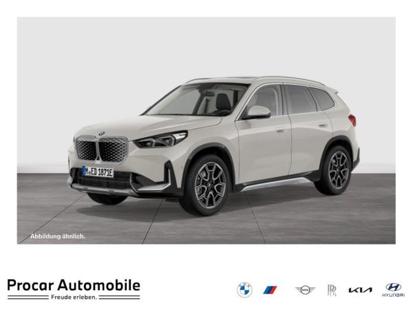 BMW iX1 eDrive20 xLine HUD PANO ACC AHK RFK NAVI LM