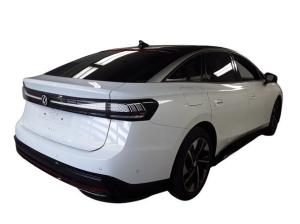 Volkswagen ID.7 Pro - Interieur Paket und Exterieur Paket Plus + Pano / 8-fach Bereift
