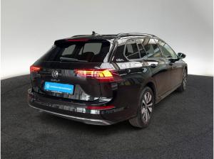 Volkswagen Golf VIII Variant 1.5 eTSI Goal DSG LED TravelAs.