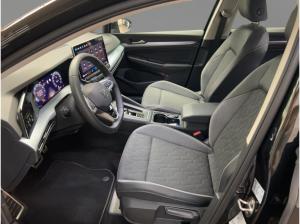 Volkswagen Golf VIII Variant 1.5 eTSI Goal DSG LED TravelAs.