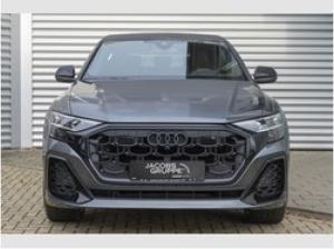 Audi Q8 (4MT)
