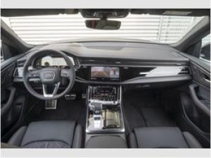 Audi Q8 (4MT)