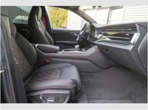 Audi Q8 (4MT)
