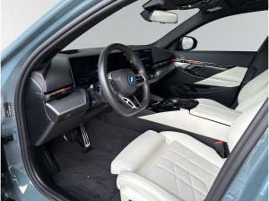 BMW i5 eDrive Touring M Sport Pro 360 KAMERA,H/K SOUND,PGSD,ACC,SITZLÜFUNG,EL. SITZE,LENKRADHEIZUNG